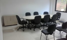 Mesa de Reunião 3